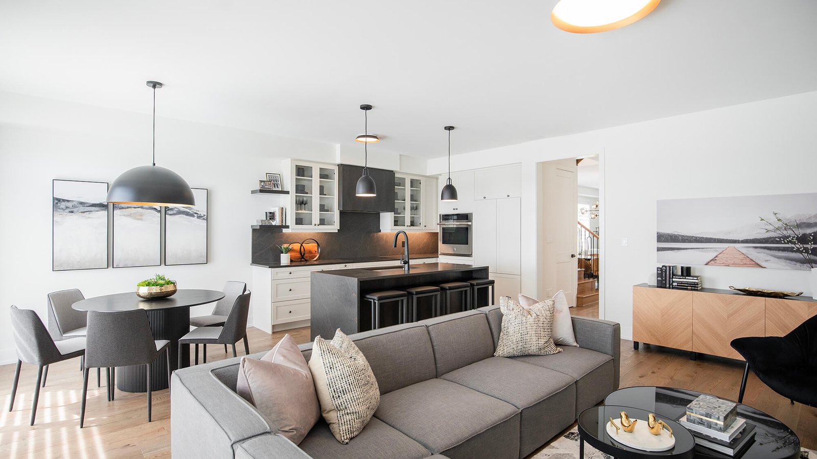 Ellis Lane detached homes
